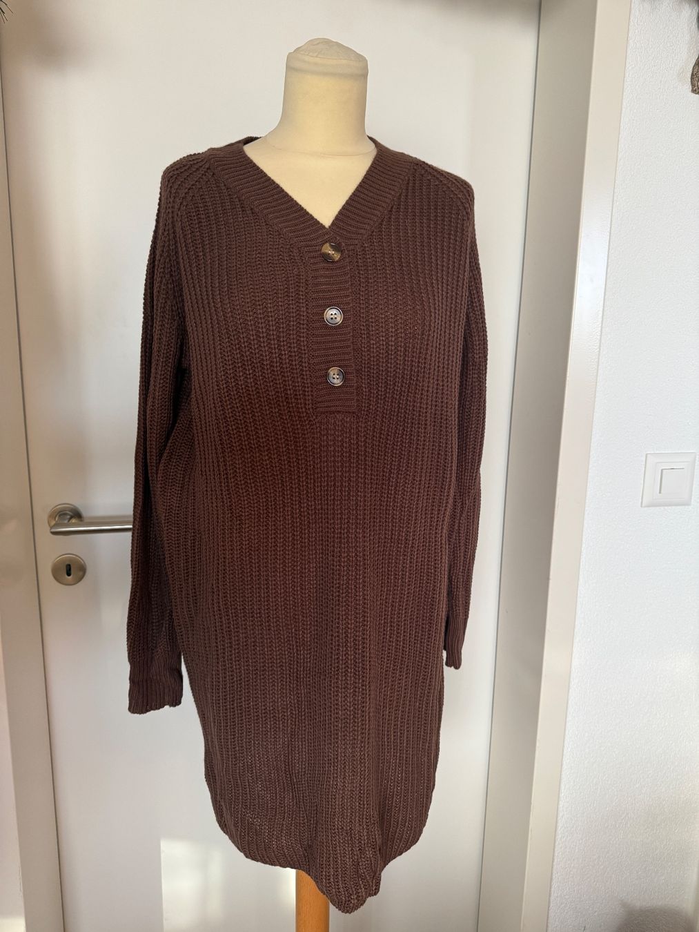 Pullover & Sweatshirts: Strickpullover lang ungetragen braun Grösse 44 – Neu (gemäss Beschreibung) aus Wolfwil von Piccola87