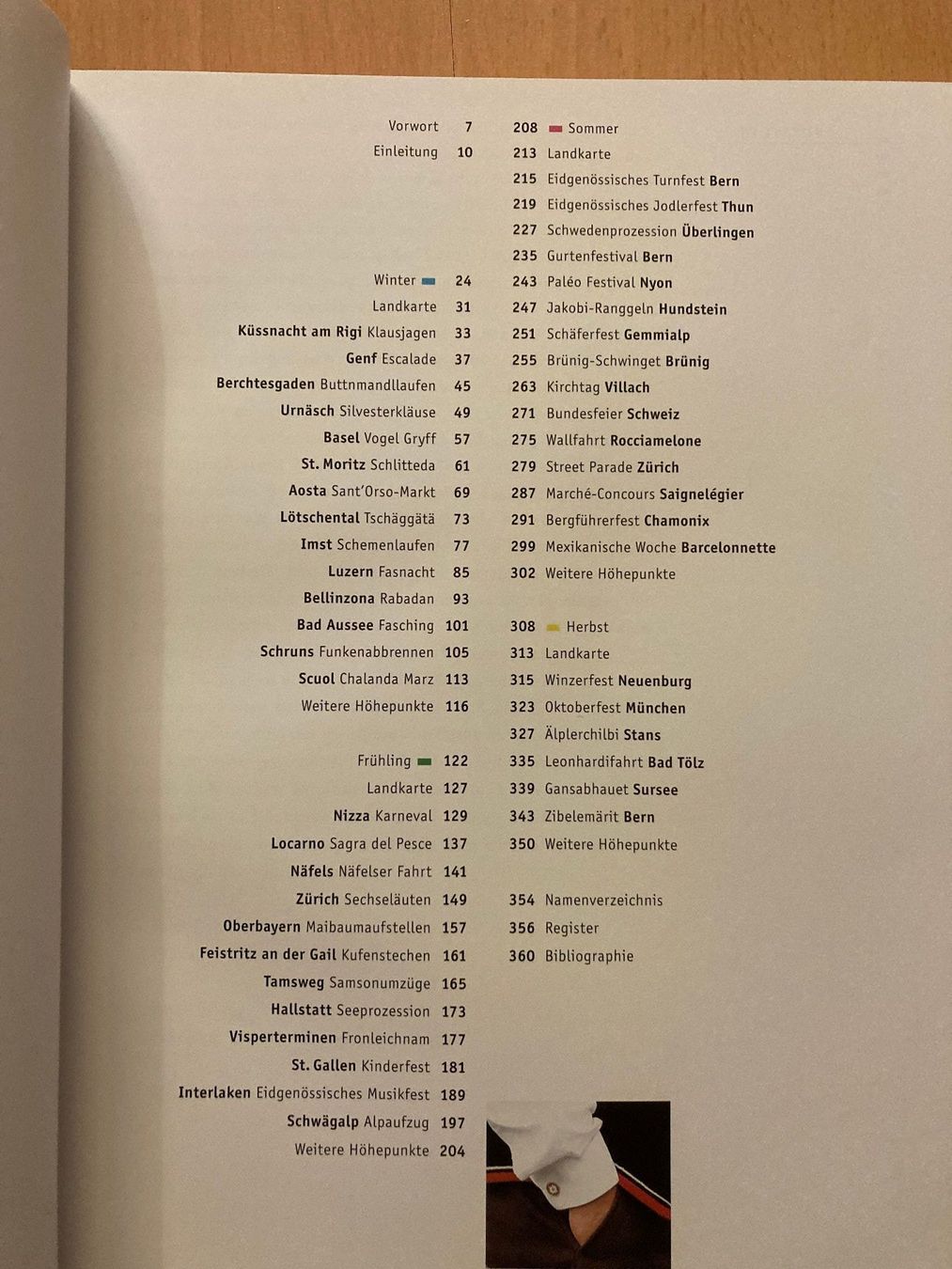 Libri: Buch: Feste im Alpenraum – Nuovo (secondo la descrizione) da Zollikofen venduto da gamel01 1