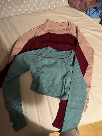 Longsleeve Sportoberteil Grösse S Hellblau Bordeaux Rosa