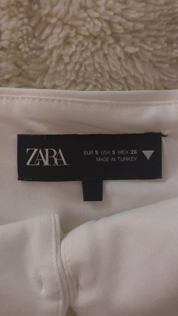 Zara Tops: Top Zara – Neu (gemäss Beschreibung) aus Lausanne von ane_5hjd 2