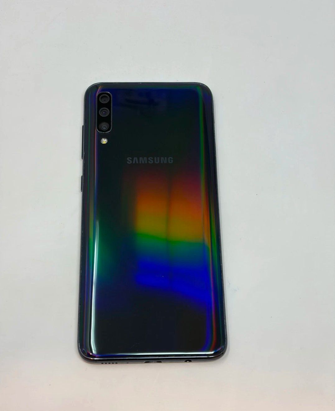 Samsung Telefoni cellulari / Smartphones: Samsung A70 / 128GB / Dual sim – Usato da Luzern venduto da Waince786