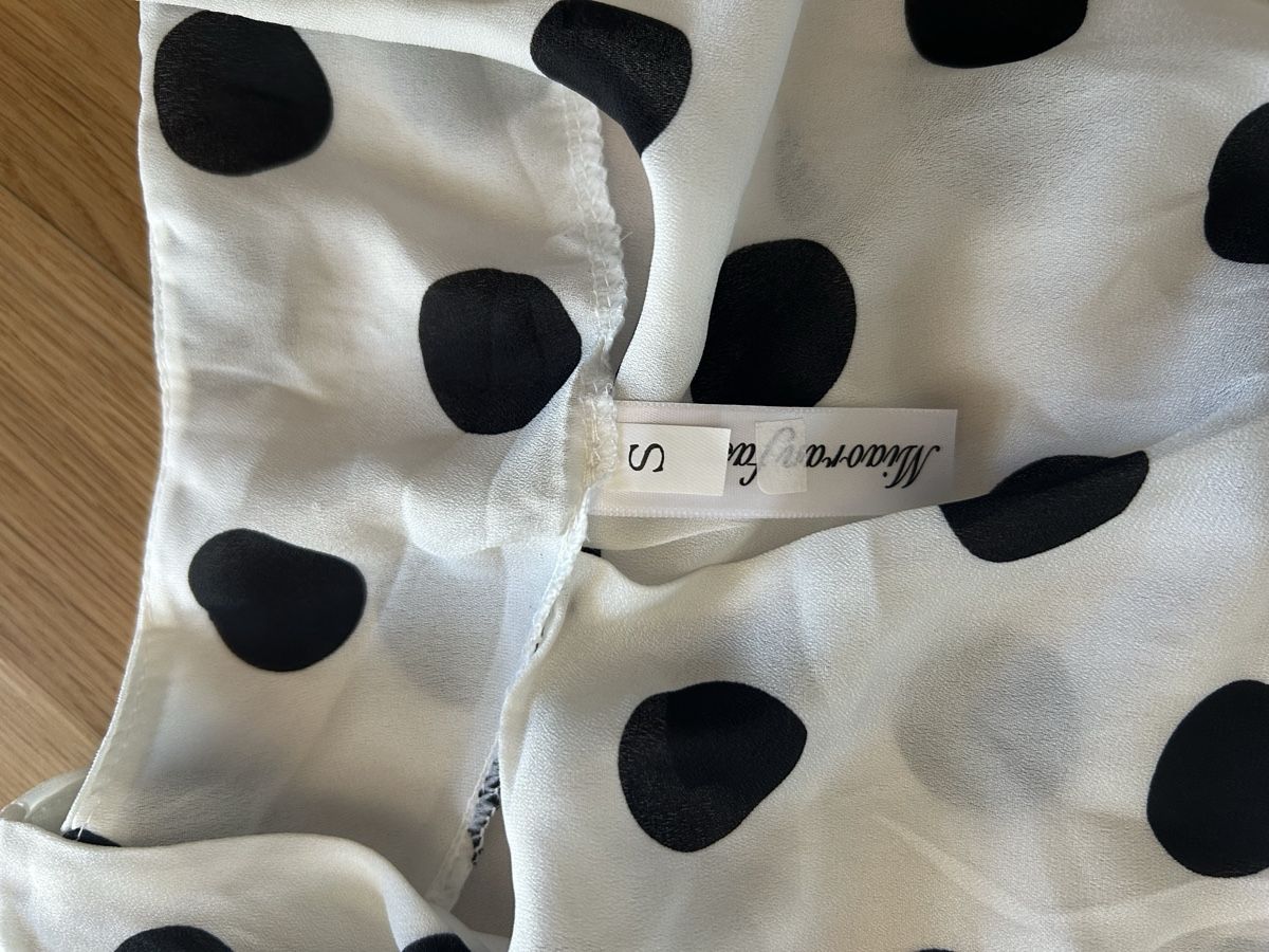 Tops: Blouse à petits pois  – D'occasion à Daillens par guisepa 1