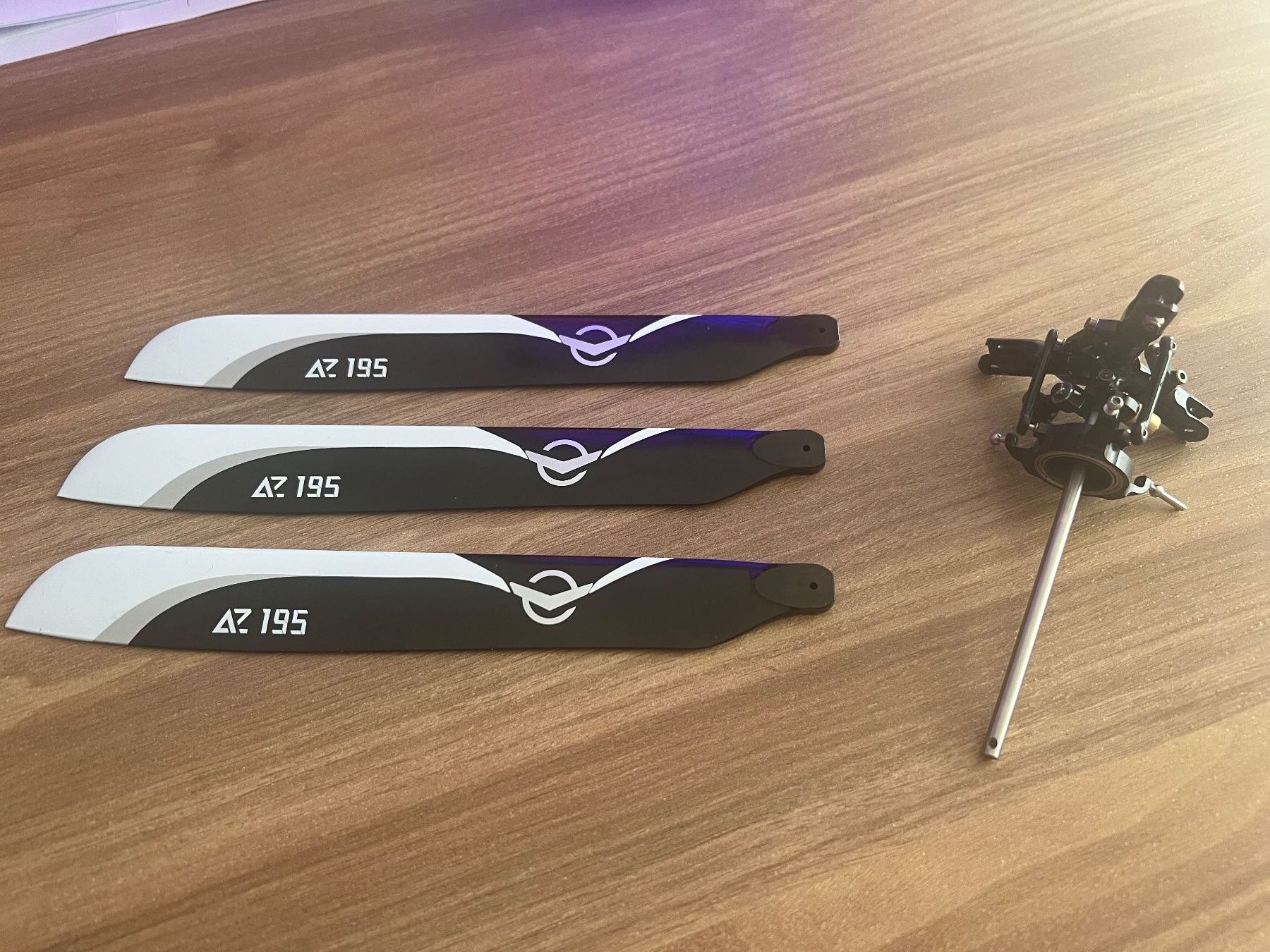 RC Kits de montage: XLPower Stratos 200 3 Blatt Conversion – Neuf (Voir description) à Hinwil par helifreak_64
