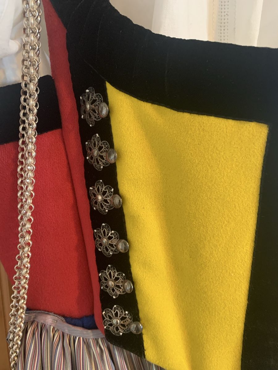 Costumi: Freudenberger Tracht – Usato da Zollikofen venduto da ausmisten_at_home 1