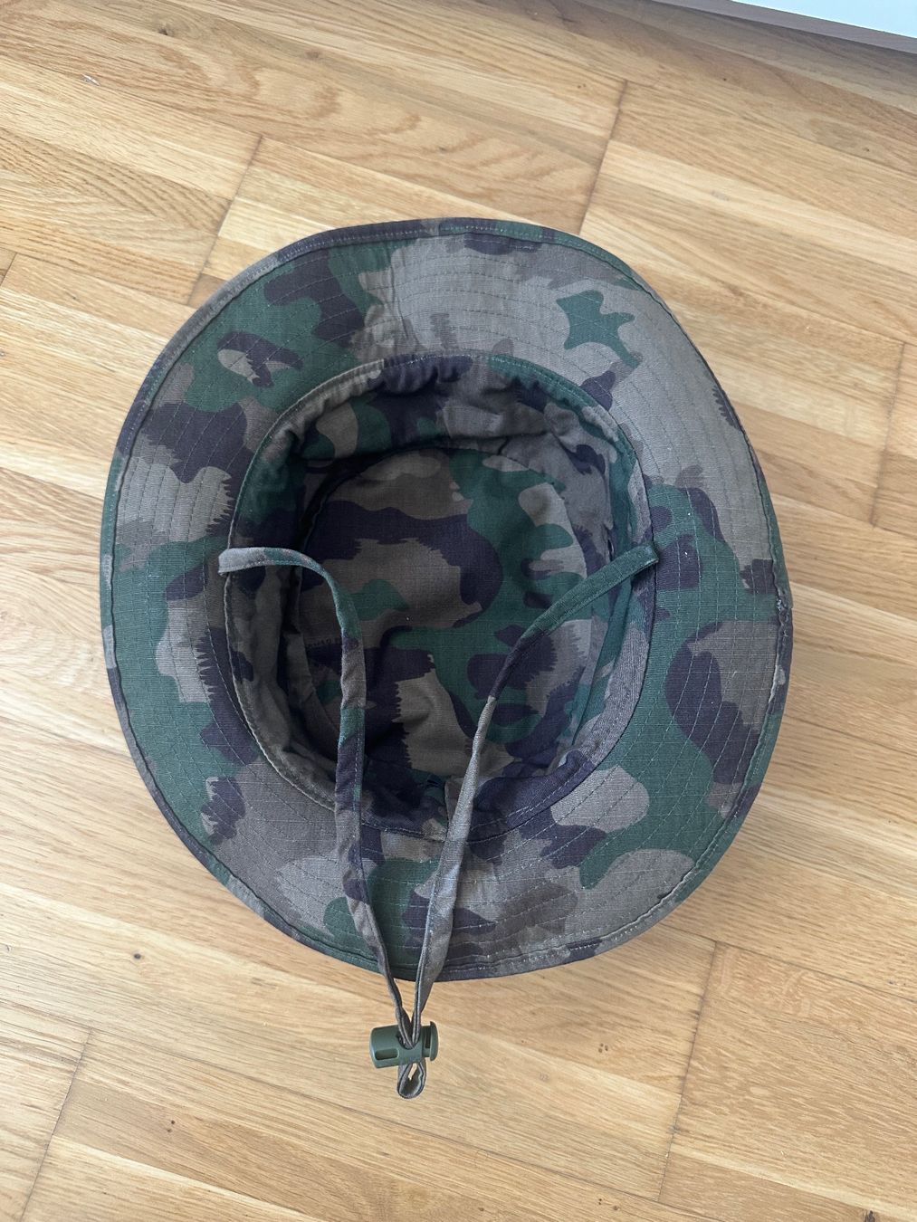 Schweizer Armee Copricapi, berretti & cappellini: Chapeau Bob camouflage armée Suisse – Nuovo (secondo la descrizione) da Clarens venduto da Riviera_Friperie 5
