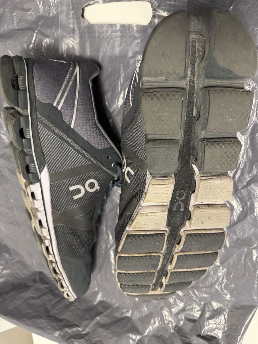 On Scarpe da uomo: On Cloud – Usato da Winterthur venduto da EasyRS 1