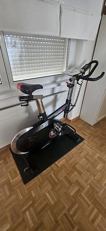 Vélos d'appartement: Taurus Indoor Cycle Z9 – D'occasion à Zürich par lindaline