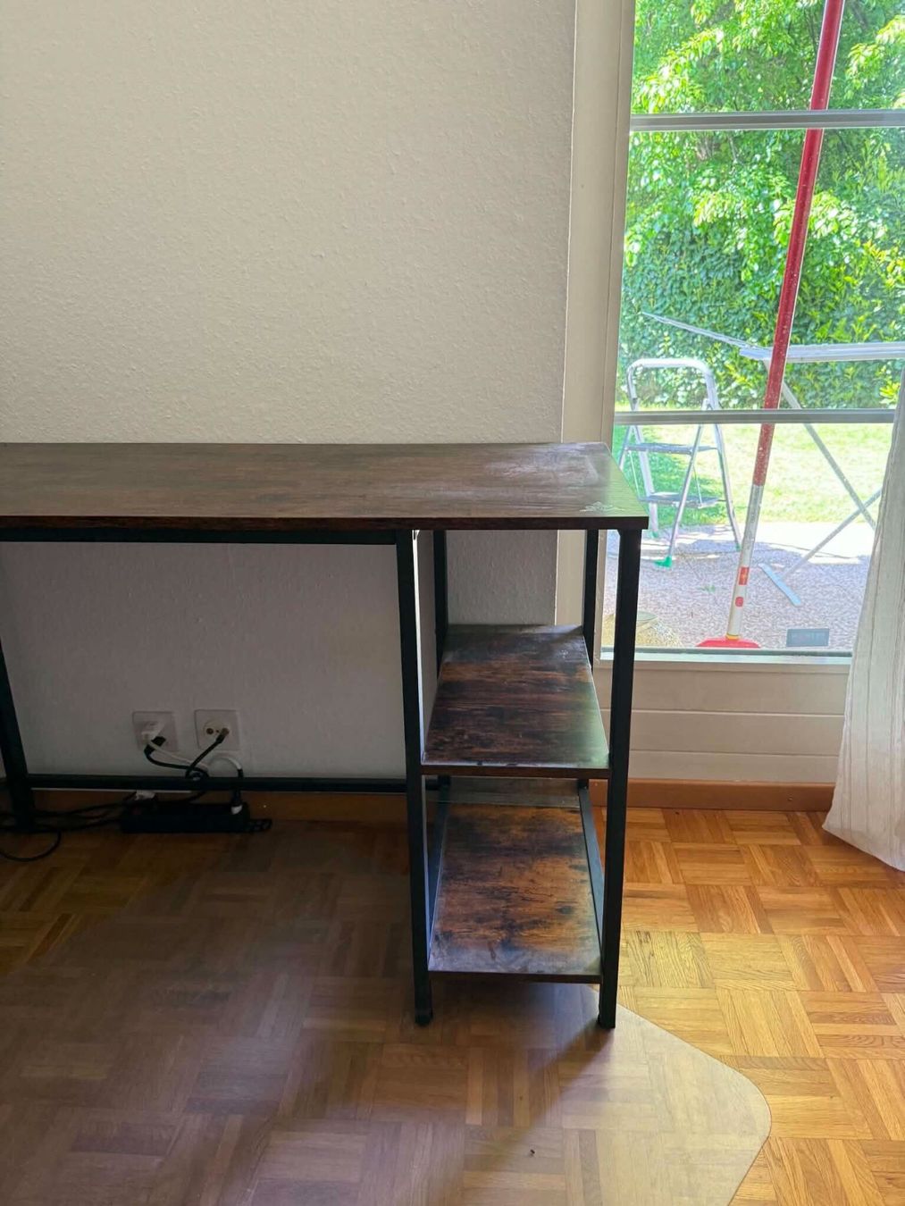 Scrivanie: Bureau d'angle avec étagère et tiroir (gratuit) – Usato da Puplinge venduto da ann_dt8g 4
