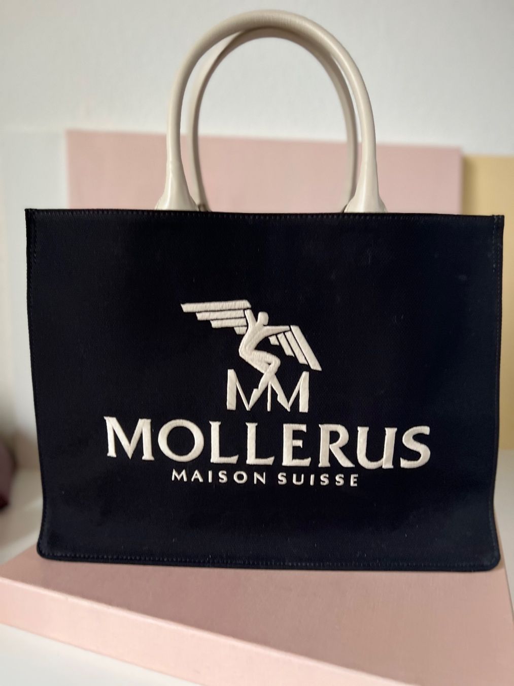 Maison Mollerus Borse da donna: Maison Mollerus Glow Shopper! – Nuovo (secondo la descrizione) da Fischbach LU venduto da Dear.Luki