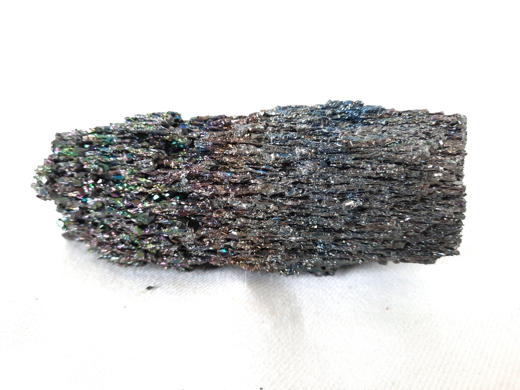 Minerali & Pietre curative: Regenbogen-Carborundum-Kristall – Usato da Beinwil am See venduto da Restwert_Beinwil 2
