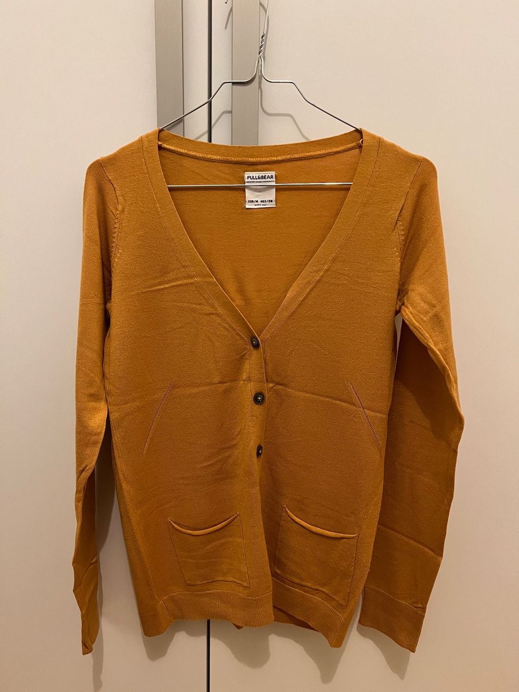 Pullover & Sweatshirts: Chic Cardigan Strickjäckli Gr M / 28 Sweater & Strickjacke – Gebraucht aus Basel von Harper.G