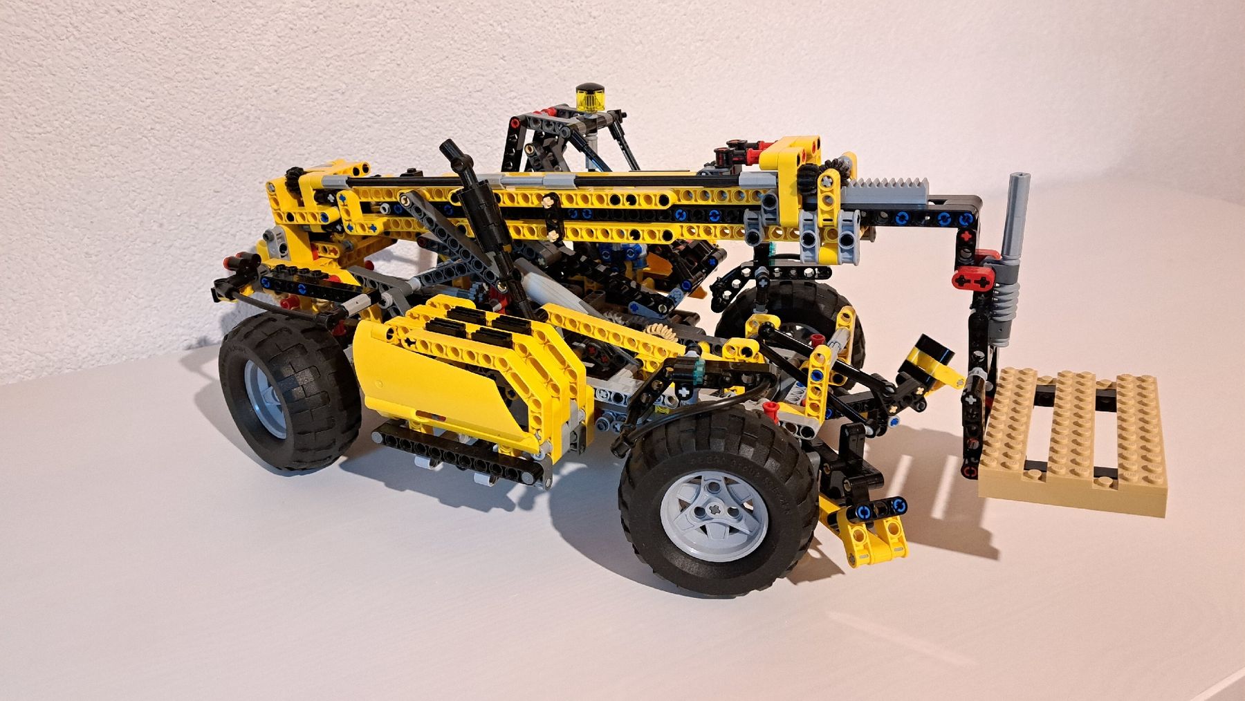 Lego Spielzeuge: Lego 8295 Gabelstapler – Gebraucht aus Lommiswil von han_w5t6 2