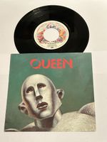 Queen. 1975. We Are The Champion