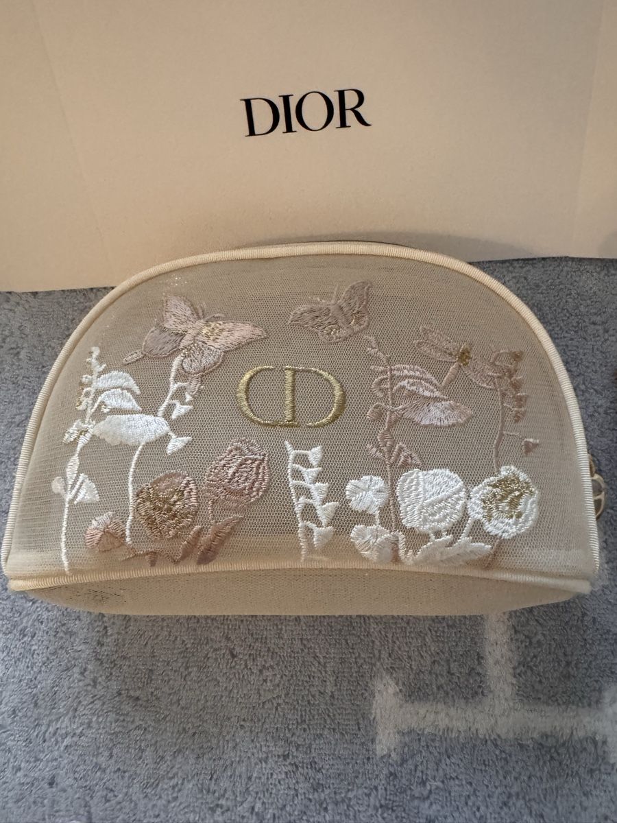 Dior Custodie per cosmetici: Trousse brodée Dior Butterfly – Nuovo e nell'imballaggio originale da Genève venduto da Allisgood 7