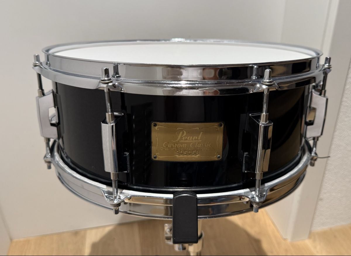 Strumenti musicali: Pearl Custom Classic ONE PIECE MAPLE SHELL – Usato da Gerzensee venduto da Alpenmassiv