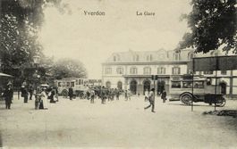 YVERDON La Gare mit Postauto VD gel. 1911!