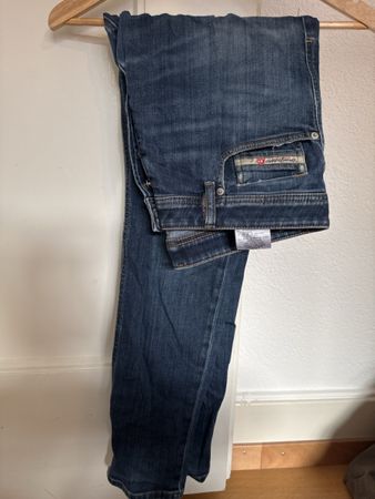 Herren Jeans Diesel blau Denim gebrauchter Zustand