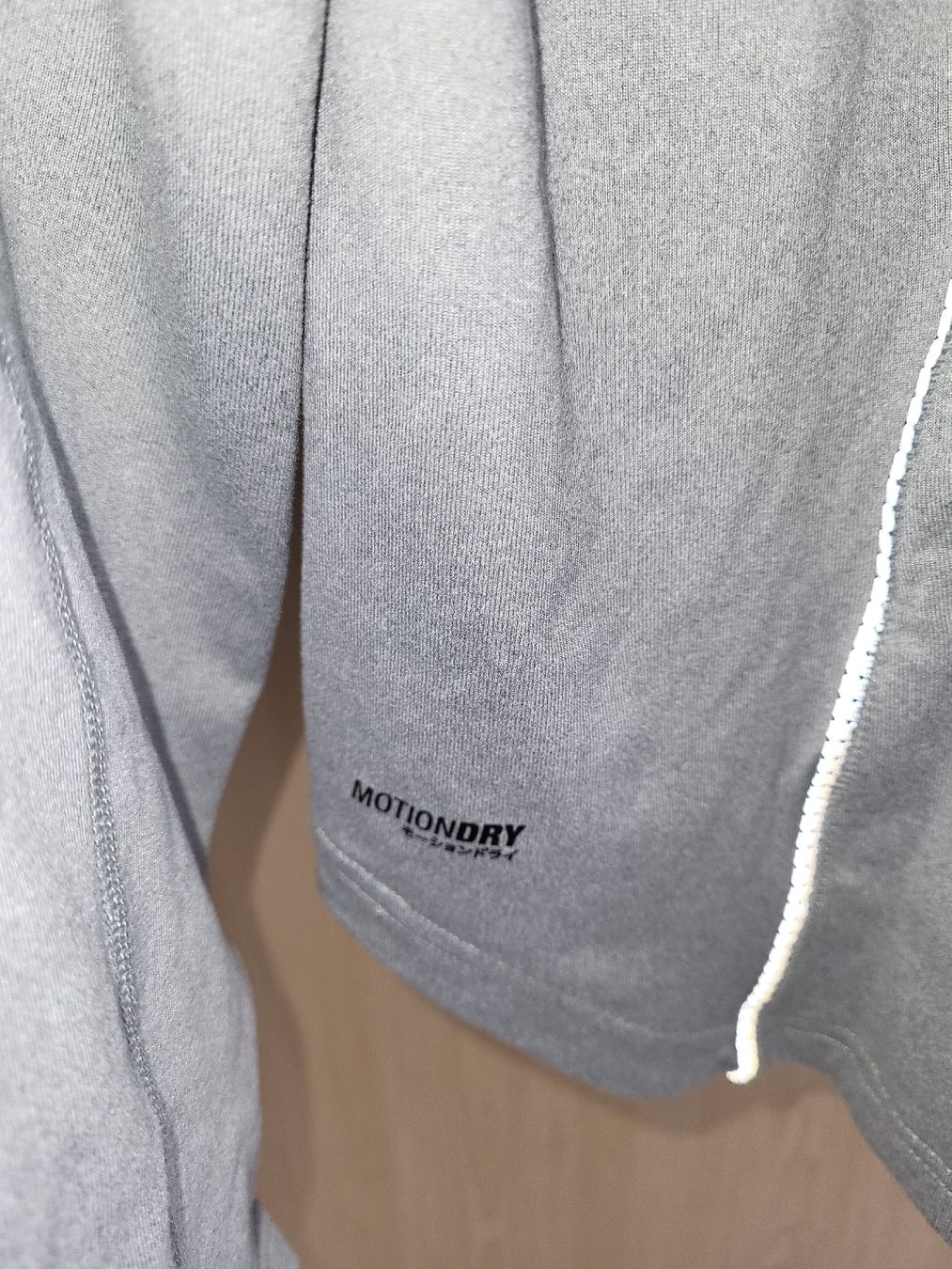 Asics Giacche: Asics Laufshirt Herren Grösse L – Usato da Zollbrück venduto da Swissrace2 3