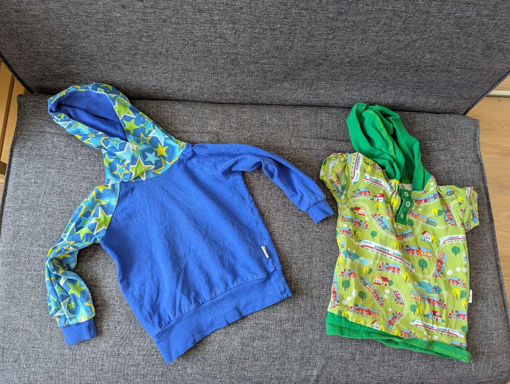 Lotti & Set di vestiti: Babauba Shirts, 92 cm  – Usato da Zofingen venduto da Droni_A