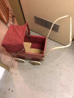 Alter Puppenwagen / Vintage Kinderwagen (Rot)