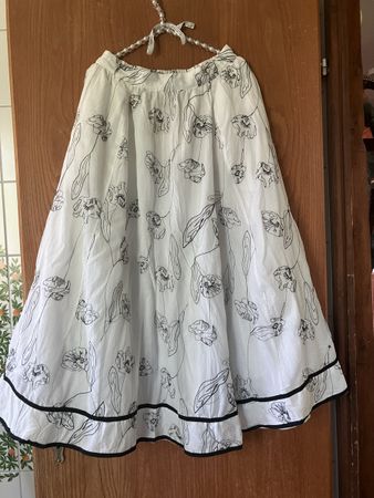 Neu u ungetragen! 100% Baumwoll Rock bestickt, Elie Tahari