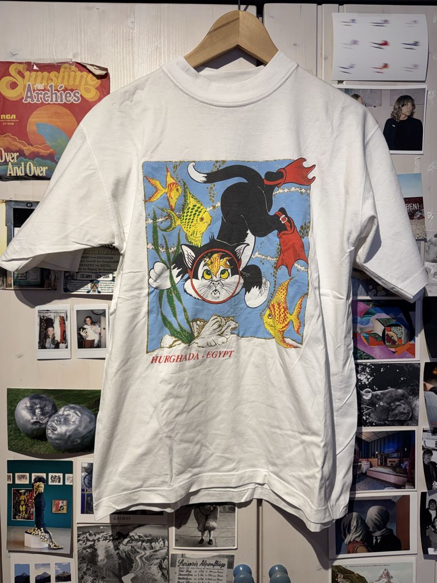 T-shirt: T-shirt – Nuovo (secondo la descrizione) da Turgi venduto da eiiinalem