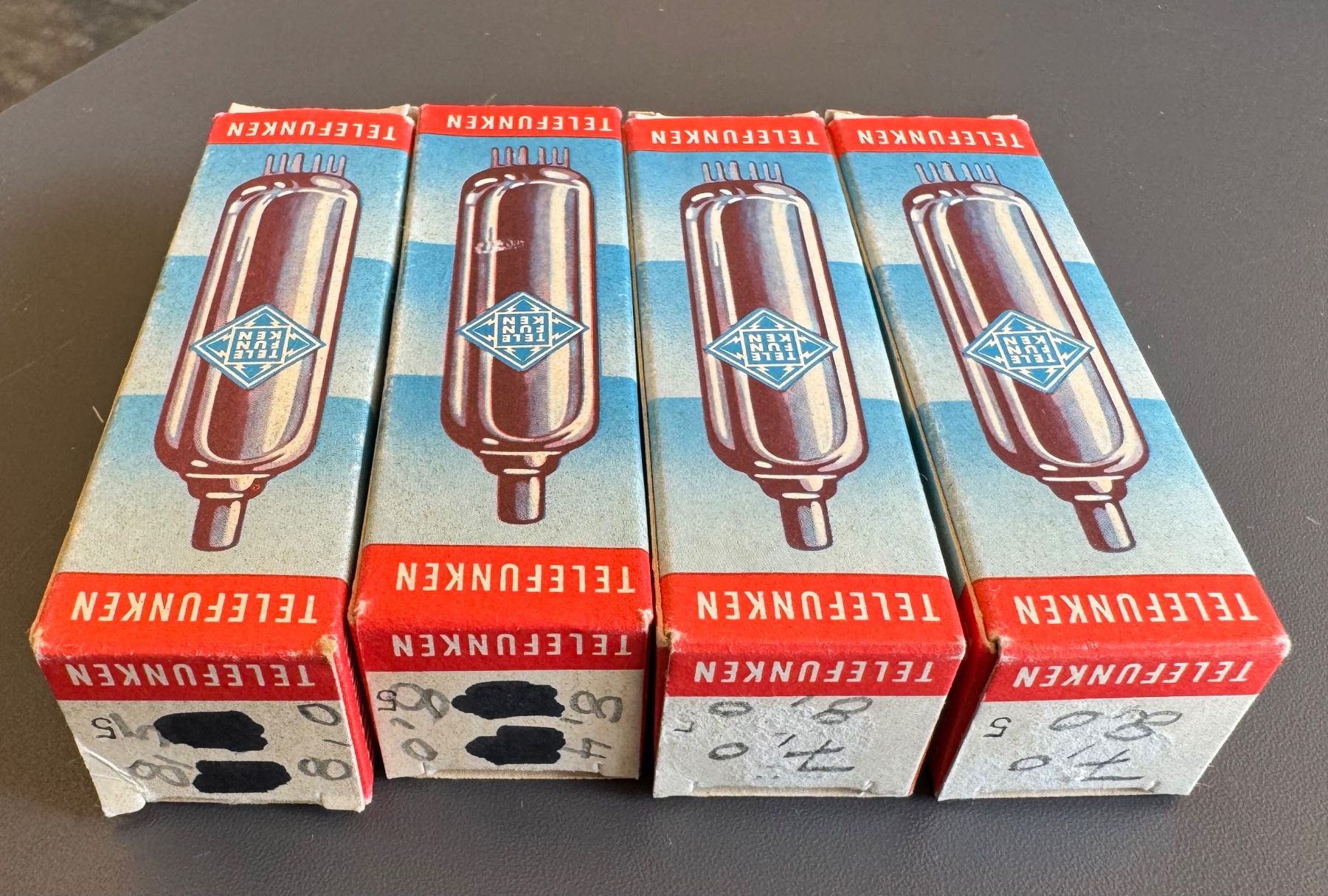 Telefunken Amplificateurs: 4 x Telefunken 6211 gleicher Datumscode – D'occasion à Ebertswil par audivero 4