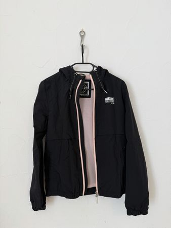Veste à capuche noire imperméable pour fille