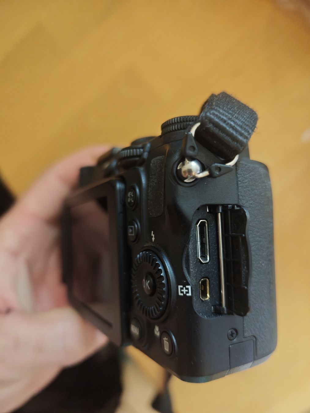 Nikon Fotocamera: Nikon Coolpix P7700 – Usato da Sarnen venduto da Laut_musik 5