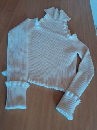 Pull court épaules dégagées taille XS-S marque Shein