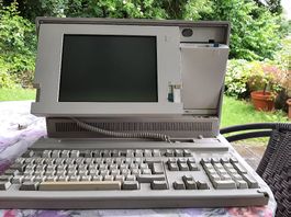 Vintage IBM Personal System/2 Modell P70 Portable Version