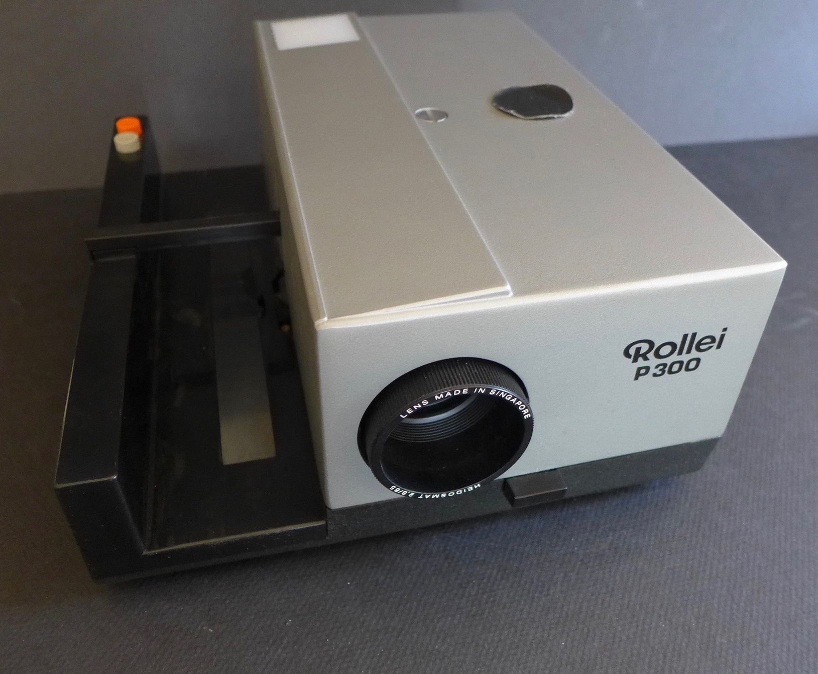 Proiettori: Rollei Diaprojektor P 300 – Usato da Chur venduto da Bombai01 1