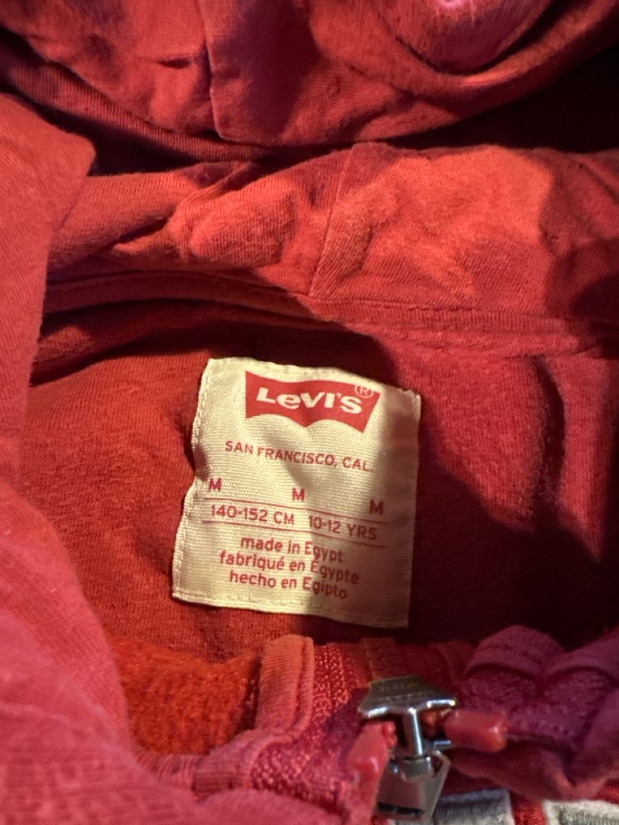 Pullover & Sweatshirts: 2 Kinder Kapuzenpullover Levi's und Vertbaudet Grösse 152 – Gebraucht aus Utzenstorf von jorjia 2