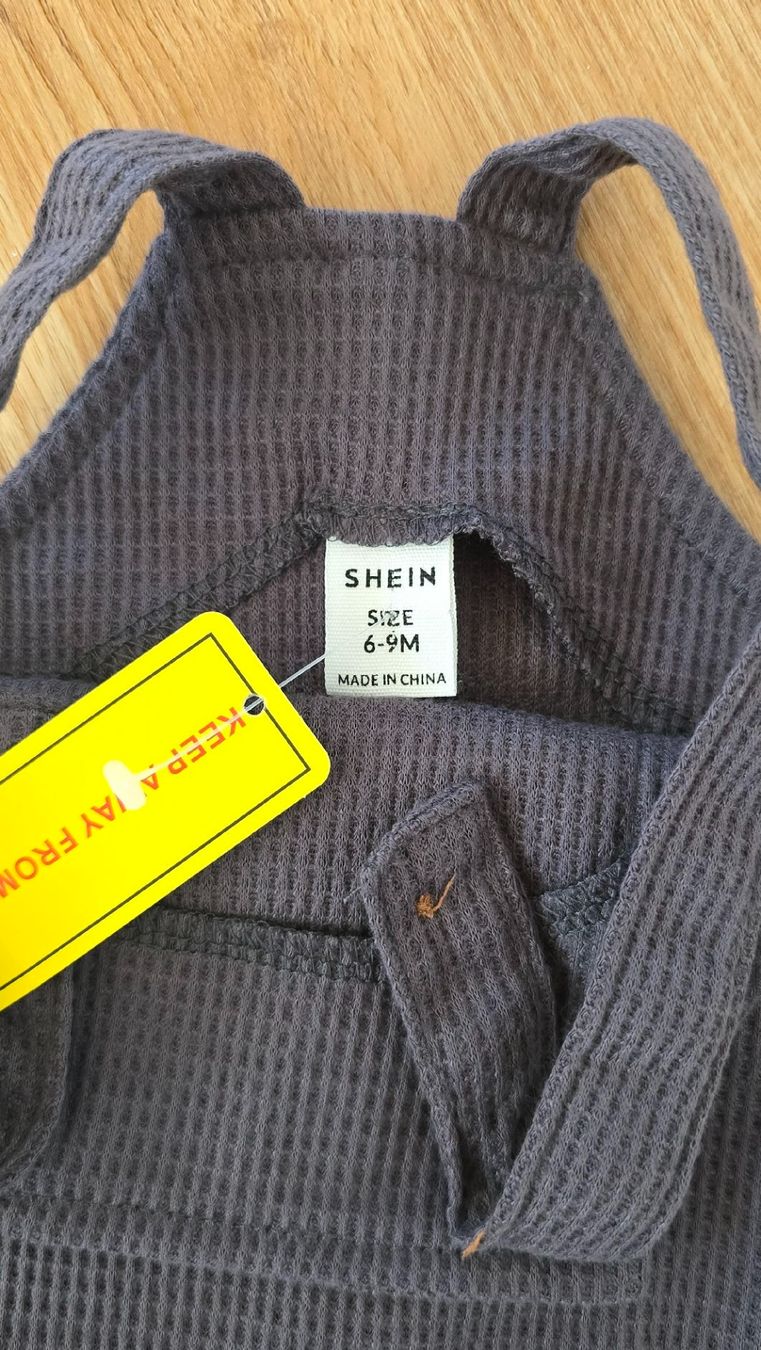 Pantalons: Baby Hose (6-9M), NEU – Neuf avec emballage d'origine à Alpthal par M.J.A. 2