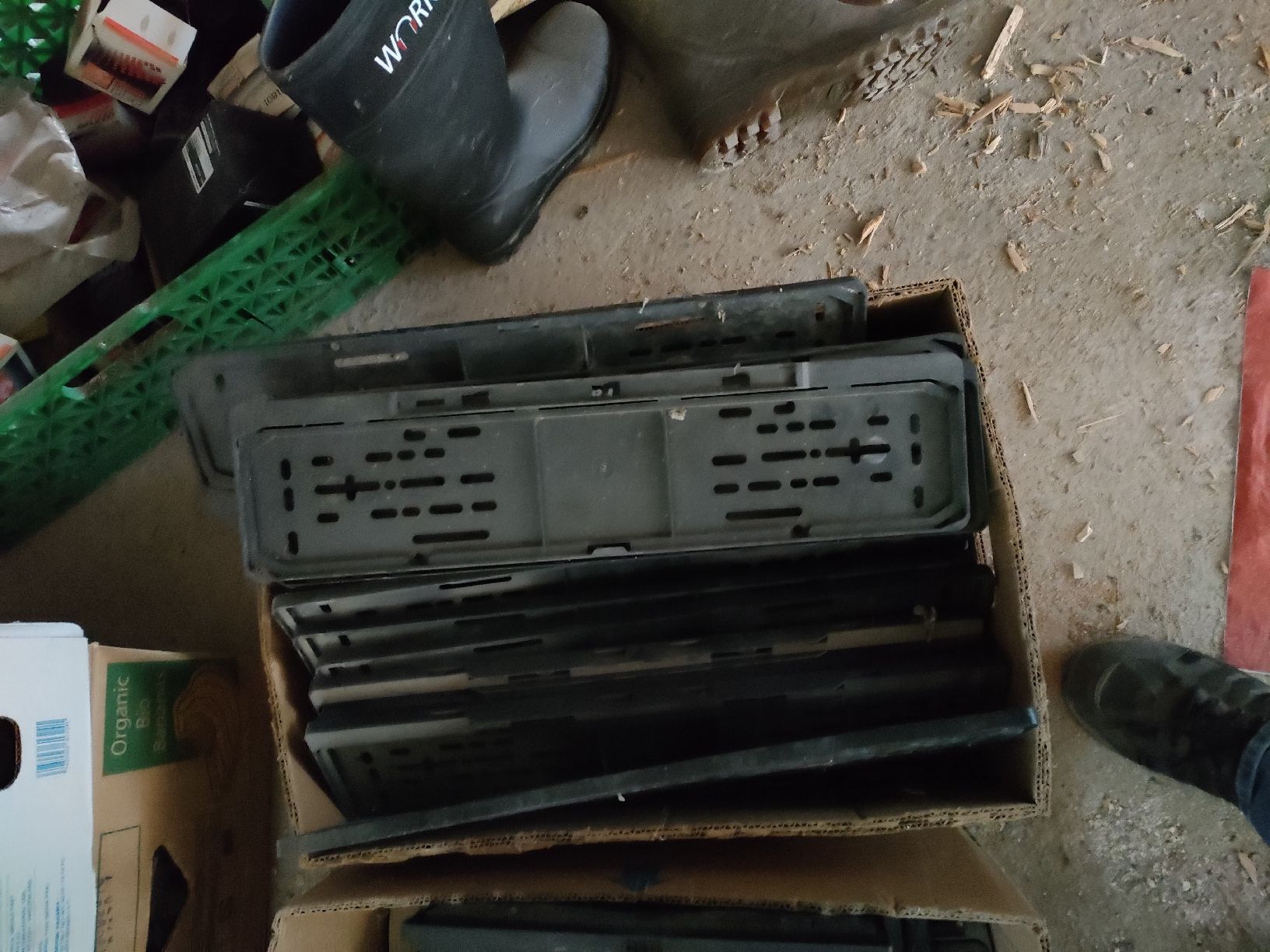 Tutti pezzi di ricambio auto: cadres de plaques – Usato da les pommerats venduto da valerossi46 1