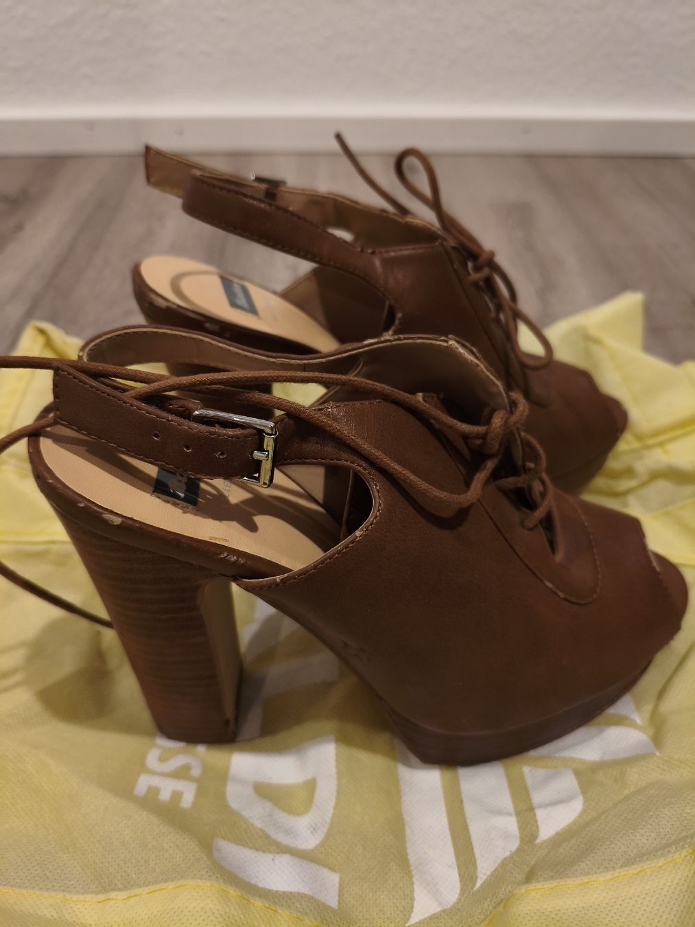 Scarpe da donna: Scarpe Bata – Usato da Bioggio venduto da OresteIronix 1
