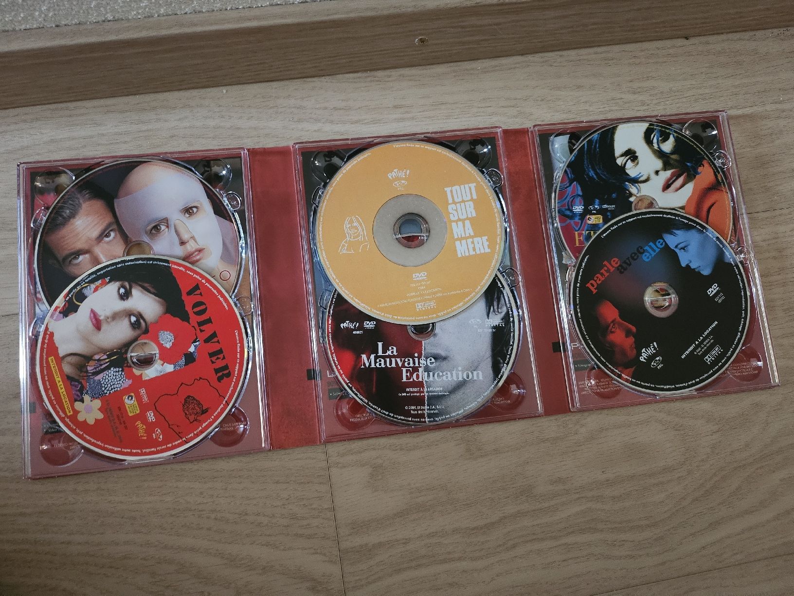 Tutti i DVDs: Pedro Almodóvar - Coffret de 6 DVD – Usato da La Joux FR venduto da car_ck96 3