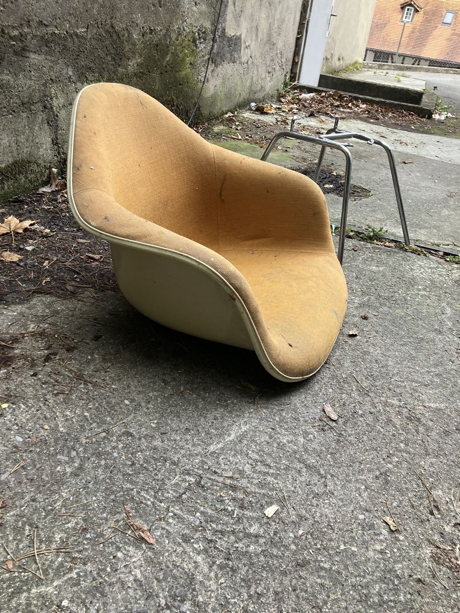 Eames Sessel: Fauteuil Eames  – Gebraucht aus fribourg von Retroverso