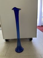 Blaue Glasvase, sehr dekorativ, neuwertig!