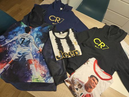 CR7 Bekleidungspaket Nike Ronaldo Trikot( nicht echt)Hoodie 