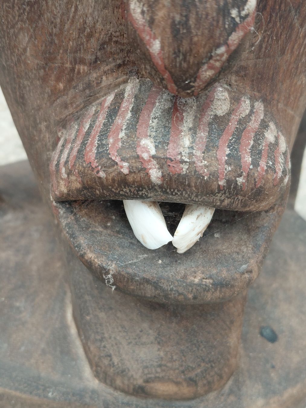 Skulpturen & Statuen: Afrikanischer Holzsockel mit Gesicht – Gebraucht aus Ennetbühl von Marlon79 4