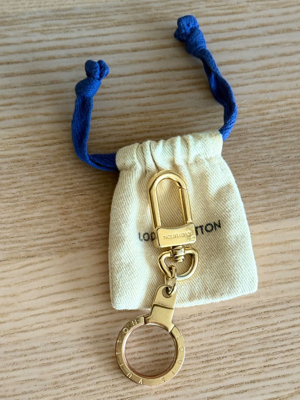 Louis Vuitton Schlüsselanhänger & - bänder: Louis Vuitton Schlüsselanhänger – Gebraucht aus Reinach AG von gab_8s7m 3