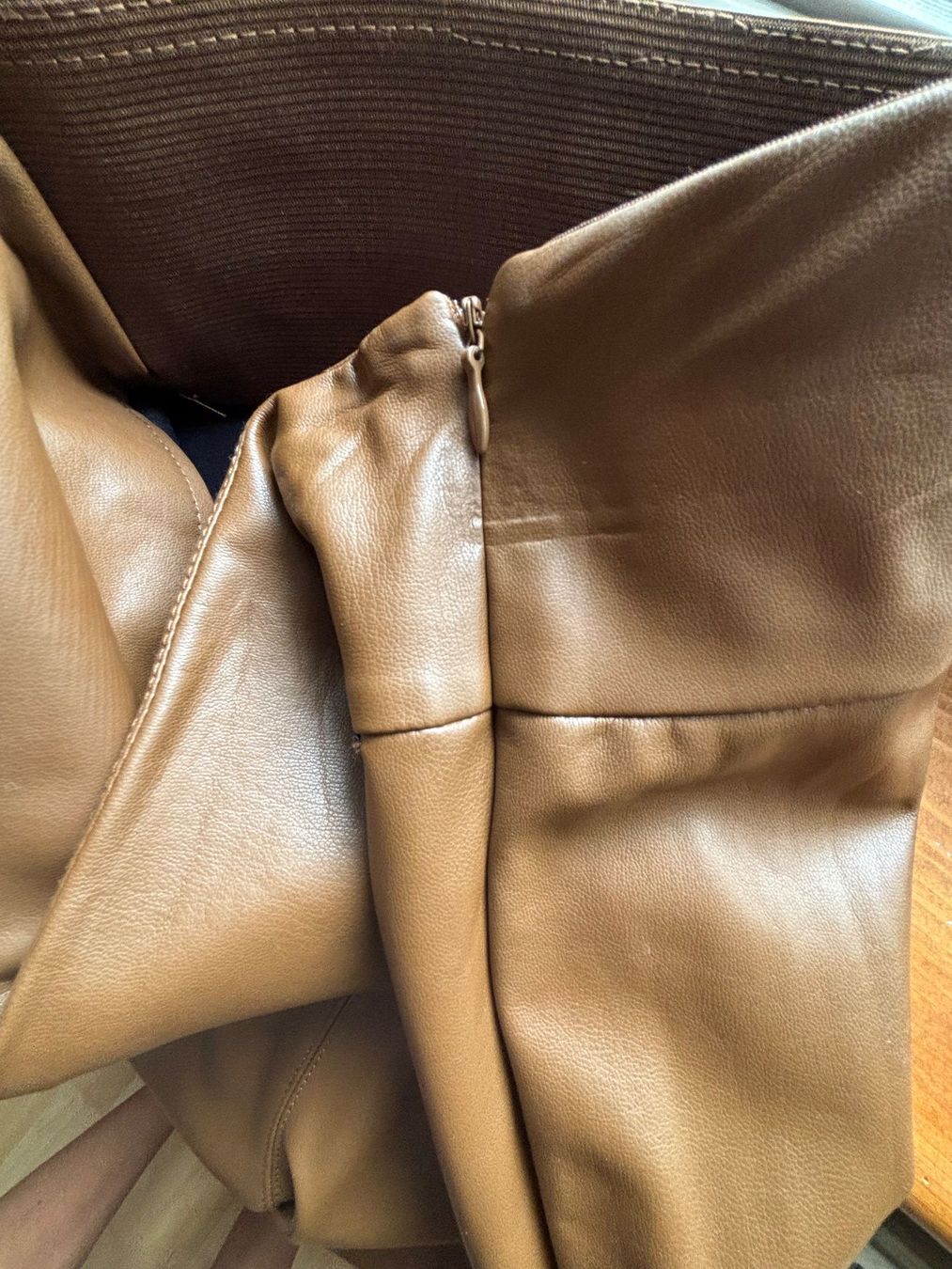Guess Leggings: Legging neuf simili cuir caramel Guess – Nuovo (secondo la descrizione) da Confignon venduto da lea_nv6b 4