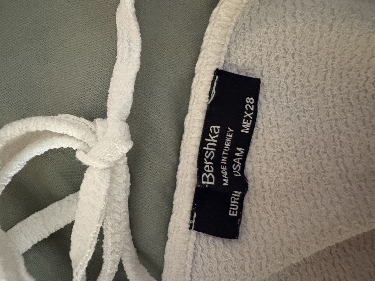 Bershka Vestiti: Weisses Sommerkleid Bershka M – Usato da Le Locle venduto da Kikaa99 2