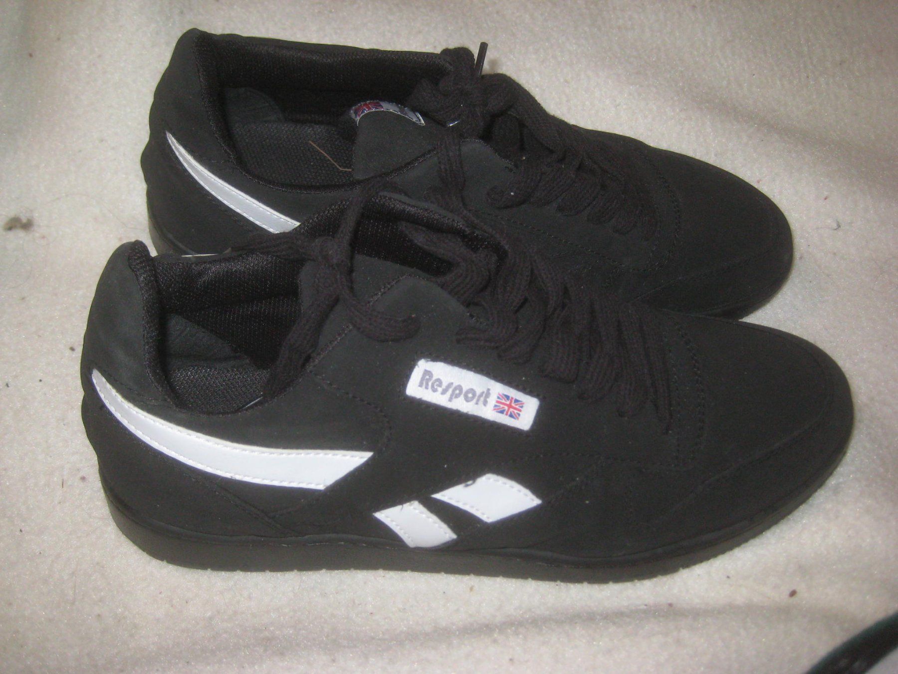 Scarpe da uomo: HERREN   LAUFSCHUHEN – Nuovo (secondo la descrizione) da Uster venduto da flocke1