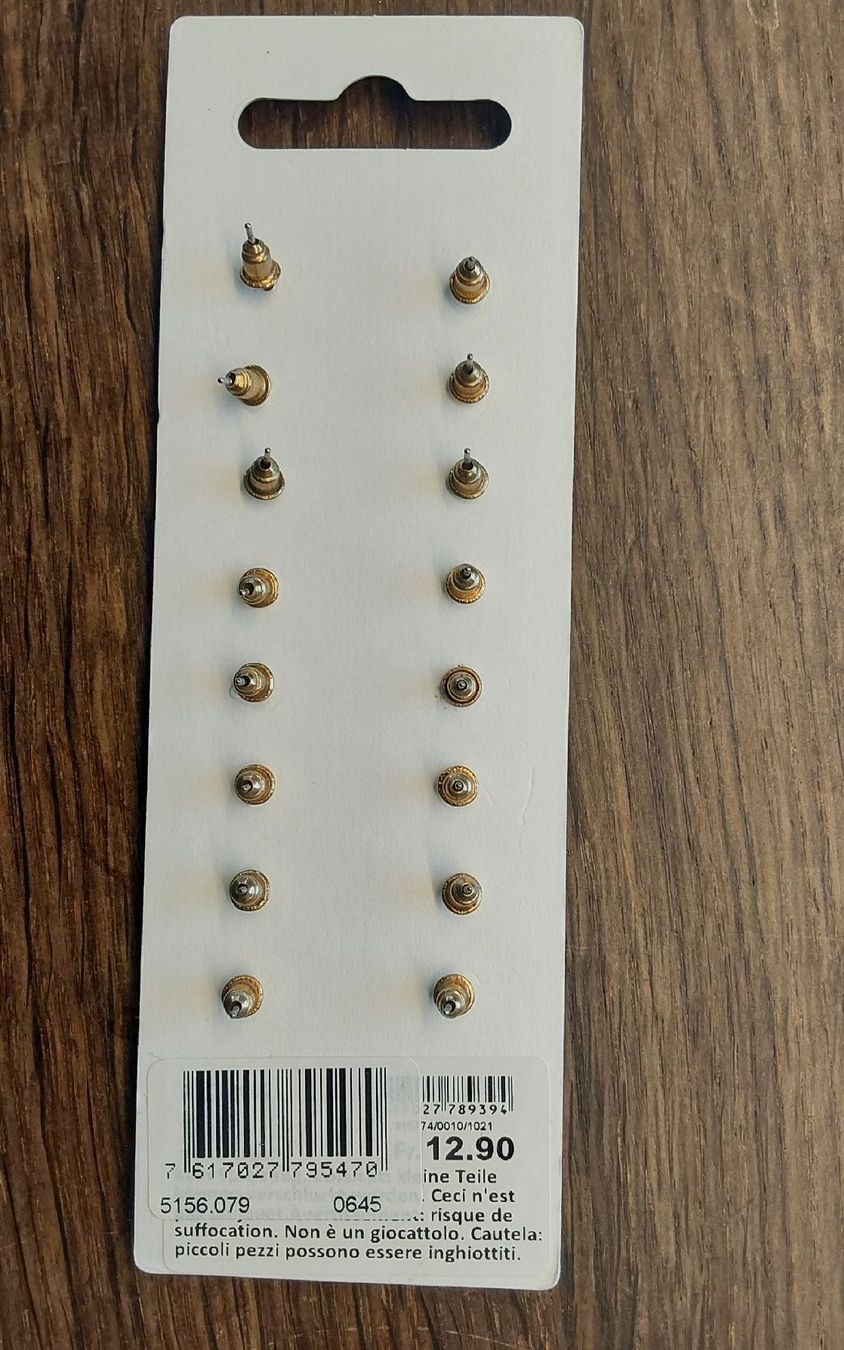 Ohrringe & -stecker: 8 Paar Ohrstecker neu – Neu und originalverpackt aus Köniz von scopello12 1