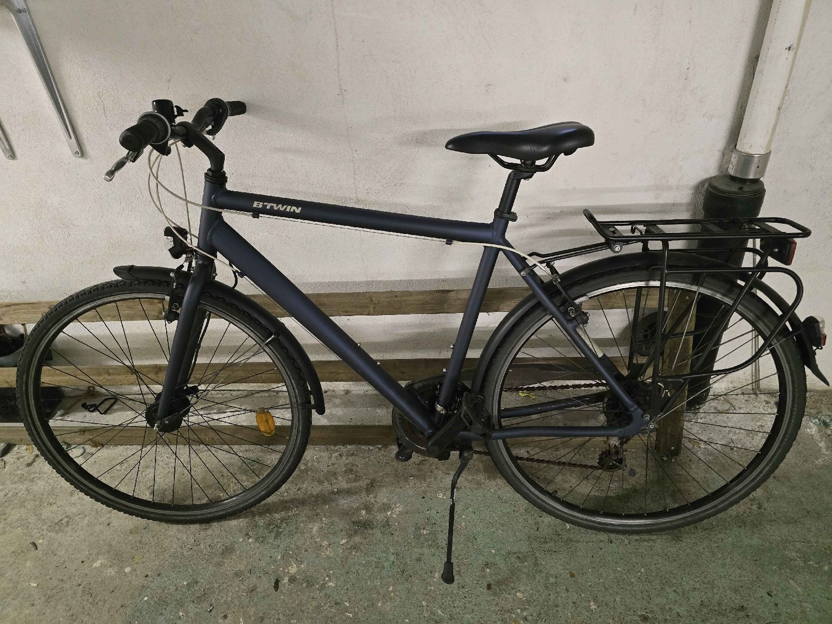 Velos: B'TWIN dunkelblau 28 zoll – Gebraucht aus Zürich von Jovi8