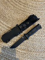 Couteau Gerber noir avec étui - parfait pour l'extérieur!