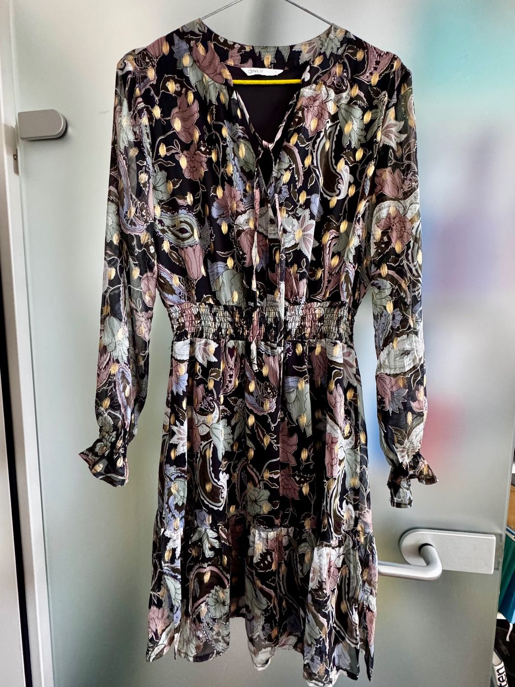 Only Robes: Kleid langarm, Grösse S von ONLY – D'occasion à Montlingen par timolino12