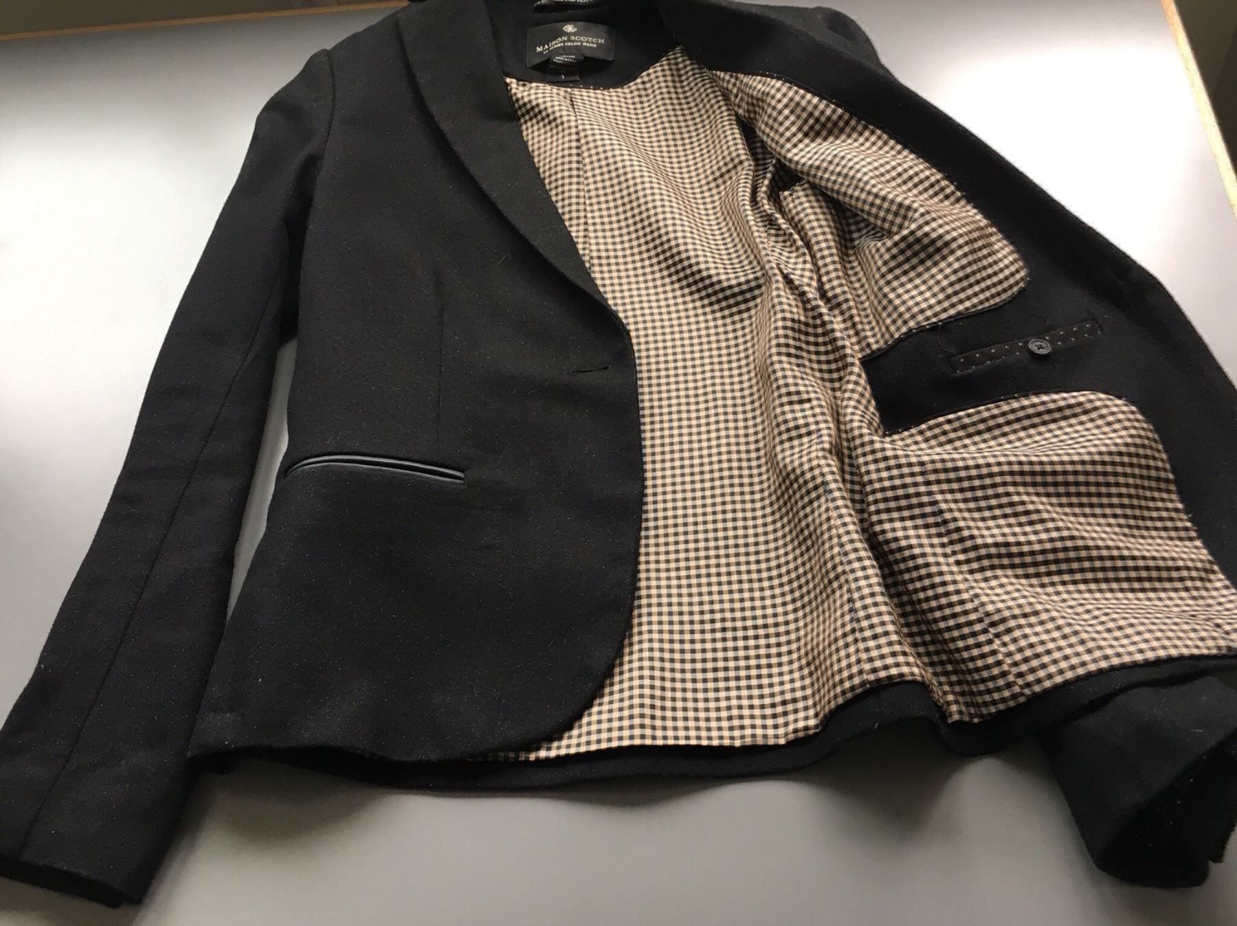 Maison Scotch Giacche: Maison Scotch Blazer schwarz Gr. 36 – Usato da Zürich venduto da ehupp